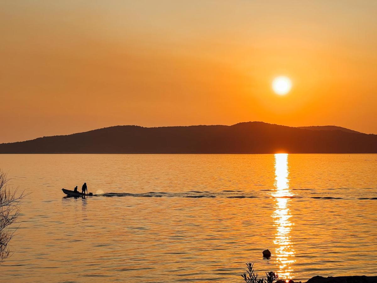 Luxury Beach Apartment W Sunset Sea Views ชิเบนิก ภายนอก รูปภาพ