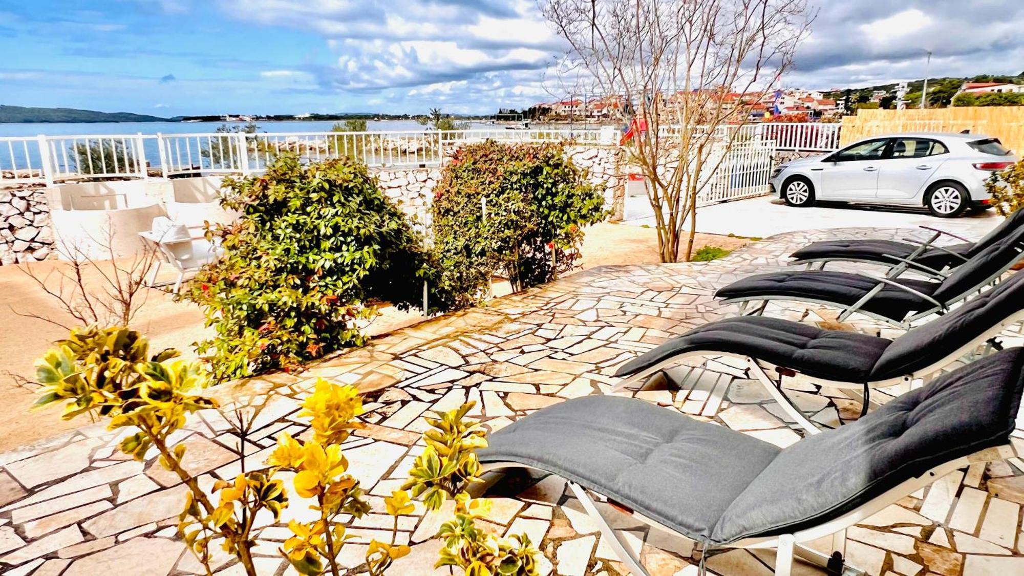 Luxury Beach Apartment W Sunset Sea Views ชิเบนิก ภายนอก รูปภาพ